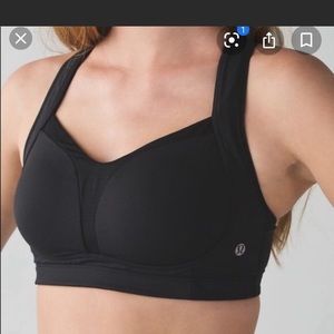 Lululemon woman ta ta tamer 32B